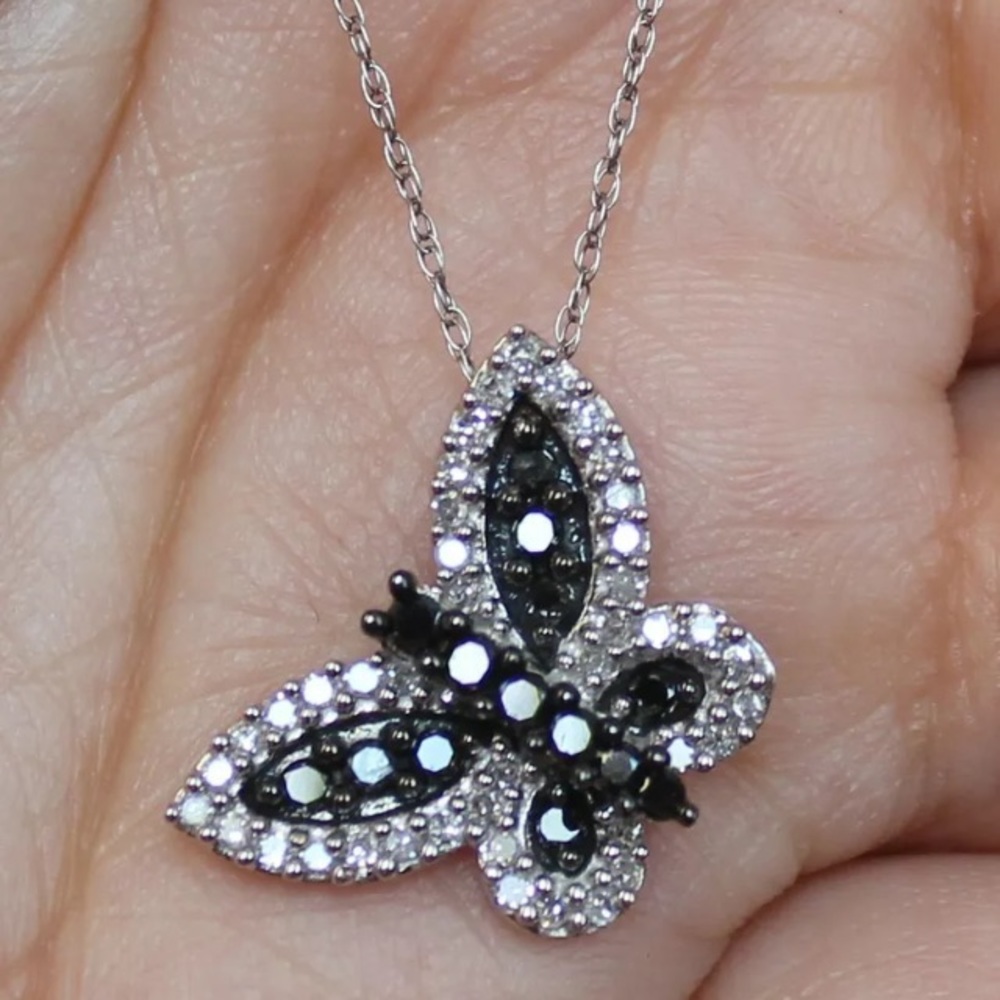 0.50 carat black and white 10k diamond necklace